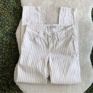 EUC Guess 1981 Medium rise skinny Emma fit Striped Jeans in Beige